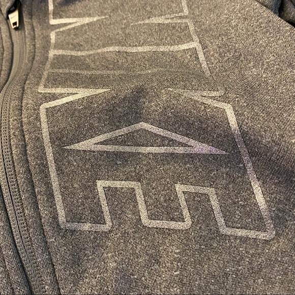 $ NWT Girls Grey Nike Hoodie with Sparkly Nike - Picture 3 of 9